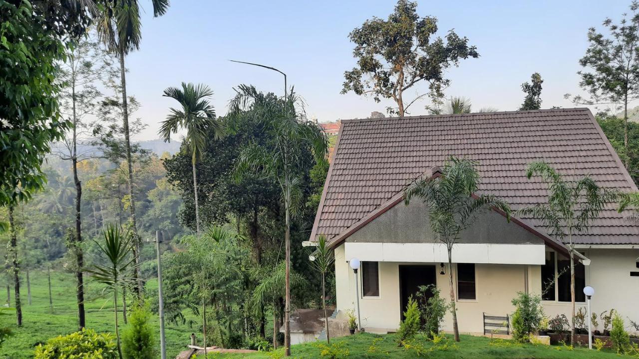 Letstay Vythiri Hill Palace エクステリア 写真