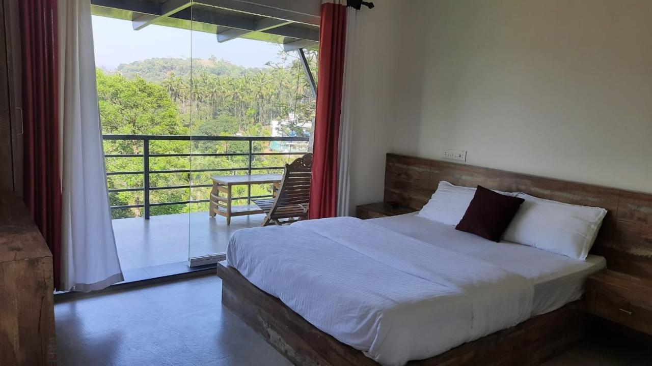 Letstay Vythiri Hill Palace エクステリア 写真