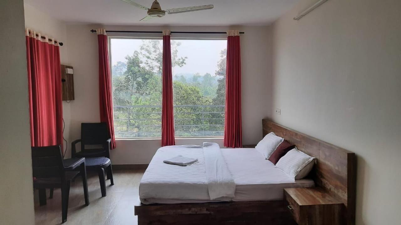 Letstay Vythiri Hill Palace エクステリア 写真