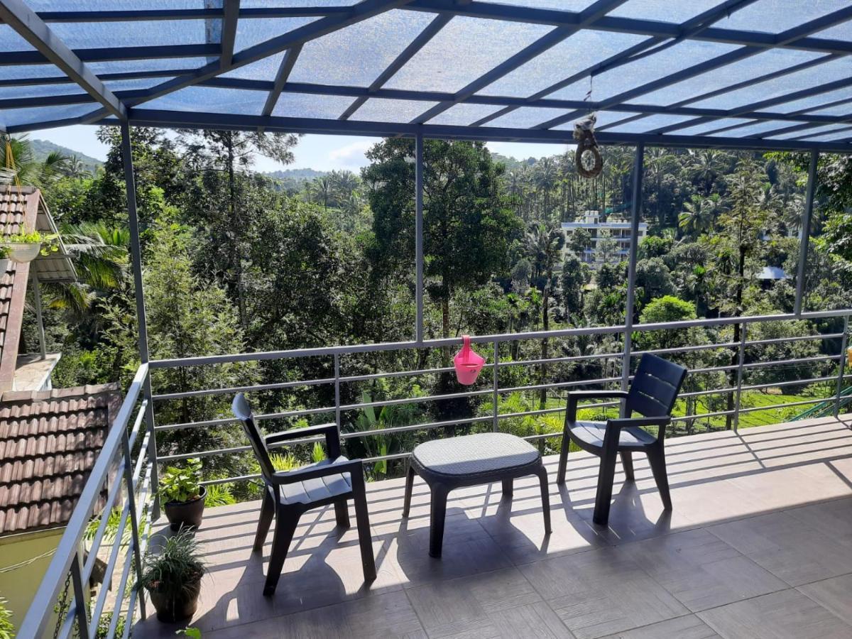Letstay Vythiri Hill Palace エクステリア 写真