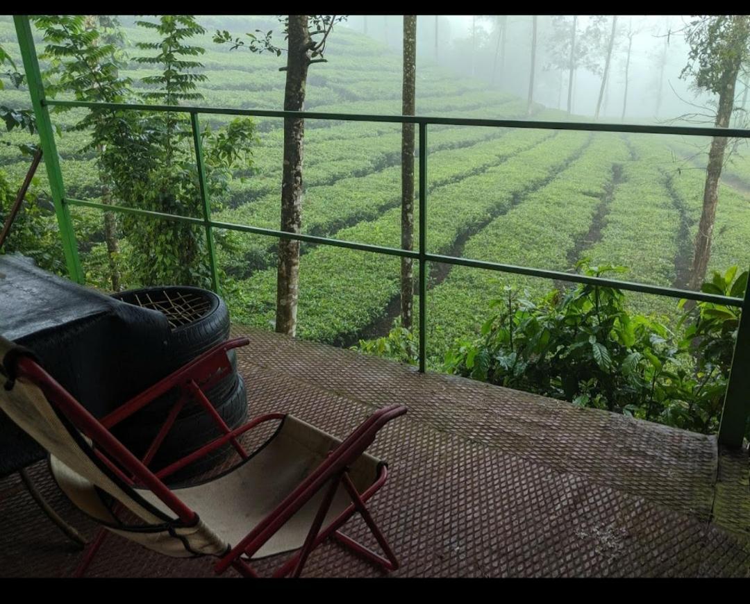 Letstay Vythiri Hill Palace エクステリア 写真